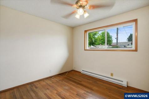 2815 SE Oak Street Albany OR 09732-1