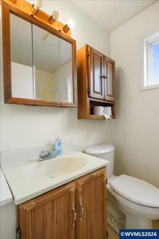 2815 SE Oak Street Albany OR 09732-1