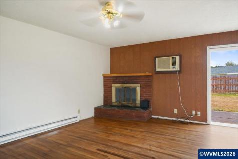2815 SE Oak Street Albany OR 09732-1