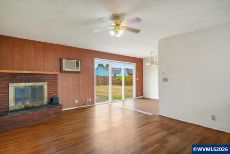 2815 SE Oak Street Albany OR 09732-1