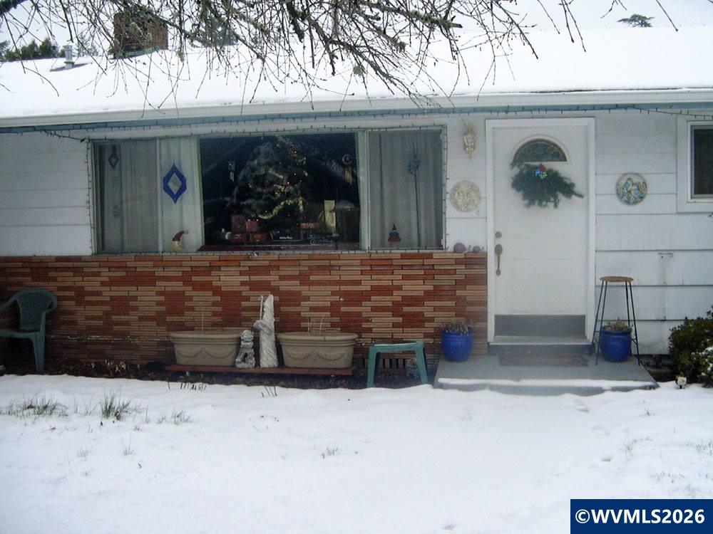 854 SW Swift Avenue Mill City OR 97360