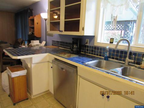 854 SW Swift Avenue Mill City OR 97360