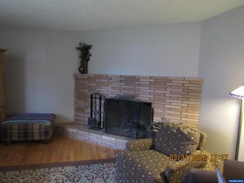 854 SW Swift Avenue Mill City OR 97360
