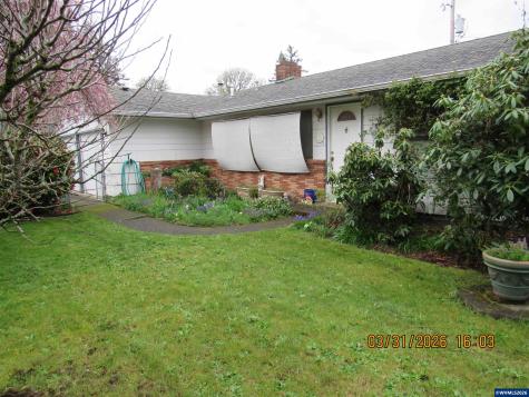 854 SW Swift Avenue Mill City OR 97360