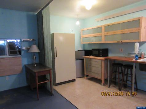 854 SW Swift Avenue Mill City OR 97360