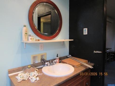 854 SW Swift Avenue Mill City OR 97360