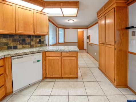 1286 Chrissy Court S Salem OR 97306