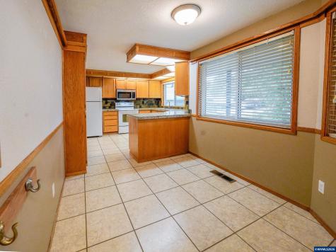 1286 Chrissy Court S Salem OR 97306