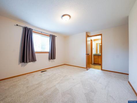 1286 Chrissy Court S Salem OR 97306