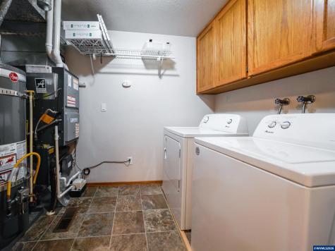 1286 Chrissy Court S Salem OR 97306