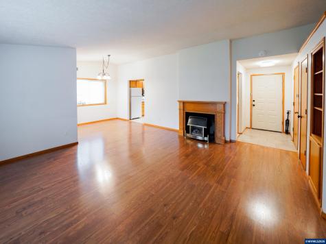 1286 Chrissy Court S Salem OR 97306