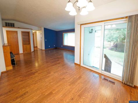 1286 Chrissy Court S Salem OR 97306
