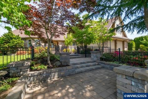 5918 Crystal Court SE Salem OR 97306