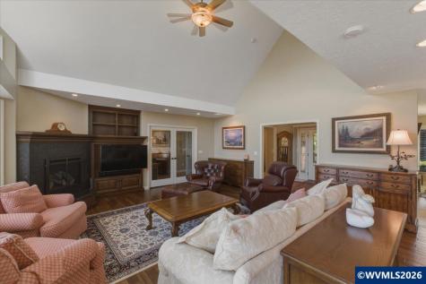 5918 Crystal Court SE Salem OR 97306