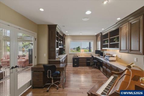 5918 Crystal Court SE Salem OR 97306