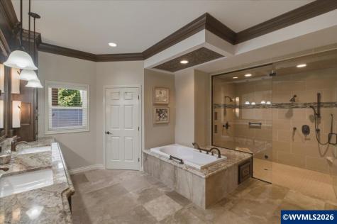 5918 Crystal Court SE Salem OR 97306