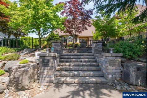 5918 Crystal Court SE Salem OR 97306