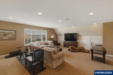 5918 Crystal Court SE Salem OR 97306