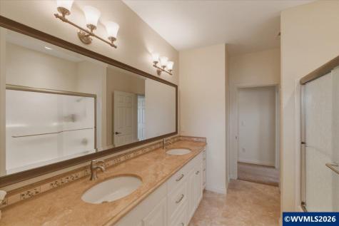 5918 Crystal Court SE Salem OR 97306
