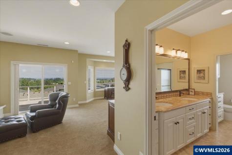 5918 Crystal Court SE Salem OR 97306