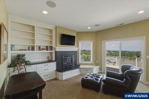5918 Crystal Court SE Salem OR 97306