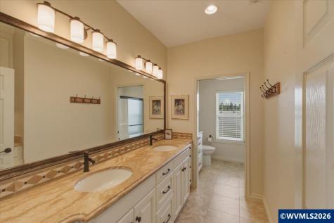 5918 Crystal Court SE Salem OR 97306