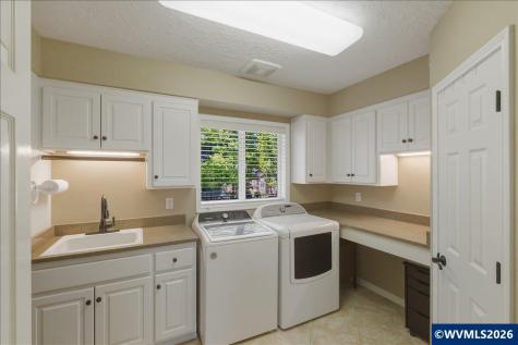 5918 Crystal Court SE Salem OR 97306