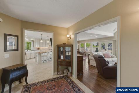 5918 Crystal Court SE Salem OR 97306