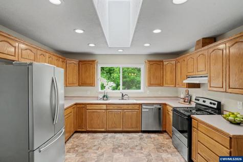 1759 Sunburst Terrace NW Salem OR 97304