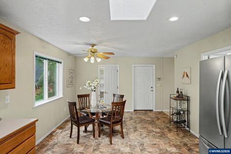 1759 Sunburst Terrace NW Salem OR 97304