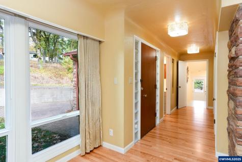 1440 Laurel Heights Drive NW Albany OR 97321