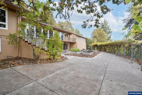 1440 Laurel Heights Drive NW Albany OR 97321