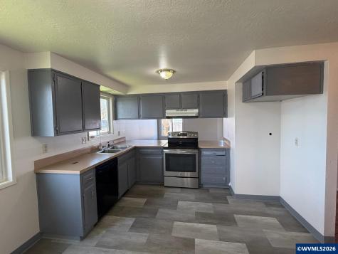 3328 Foxglove Street Lebanon OR 97355