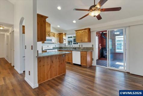 4940 Keiko Court NE Salem OR 97305