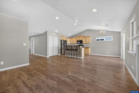 548 Adam Street NW Albany OR 97321