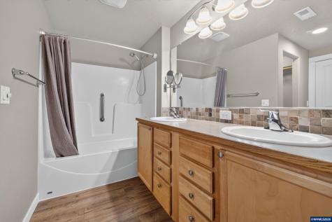 548 Adam Street NW Albany OR 97321