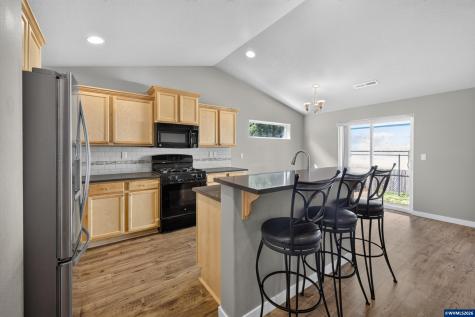 548 Adam Street NW Albany OR 97321