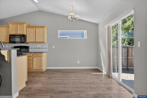 548 Adam Street NW Albany OR 97321