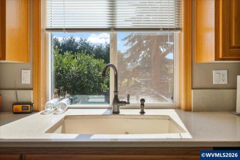 5342 Sparta Lp SE Salem OR 97306