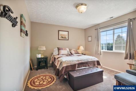 5342 Sparta Lp SE Salem OR 97306