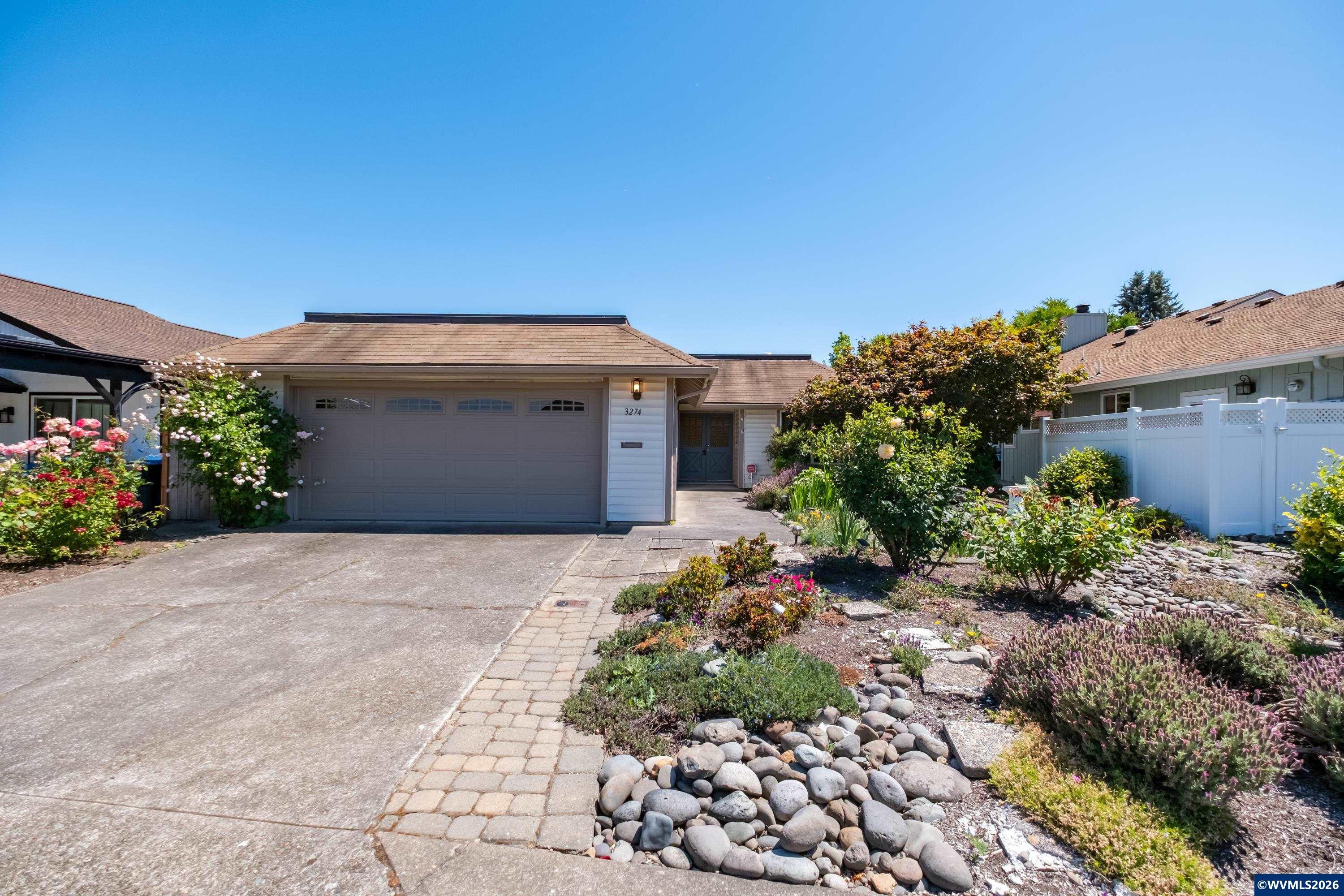 3274 Oakcrest Drive NW Salem OR 97304