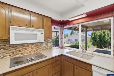 3274 Oakcrest Drive NW Salem OR 97304