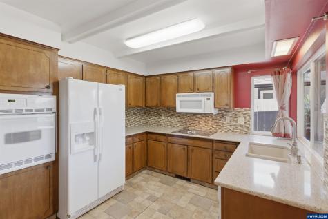 3274 Oakcrest Drive NW Salem OR 97304