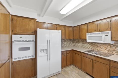 3274 Oakcrest Drive NW Salem OR 97304