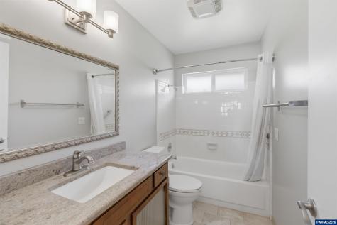 3274 Oakcrest Drive NW Salem OR 97304