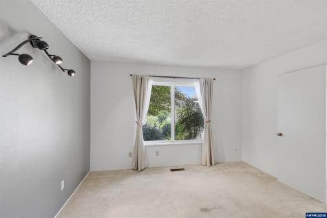 3274 Oakcrest Drive NW Salem OR 97304