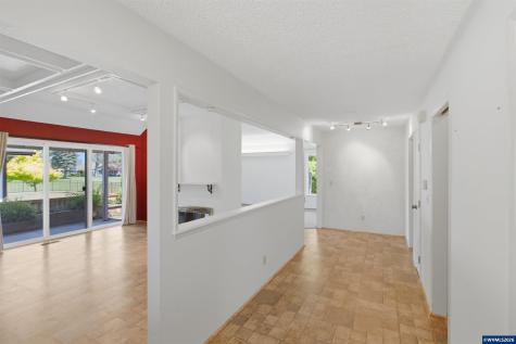 3274 Oakcrest Drive NW Salem OR 97304