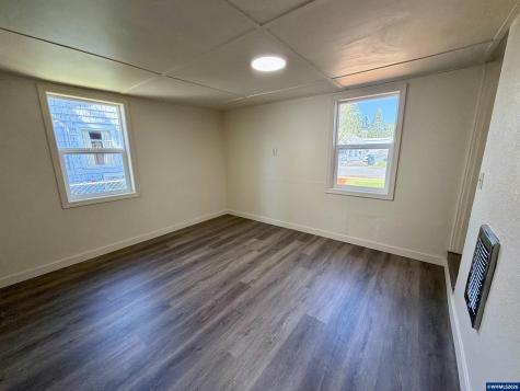 1396 Waller Street SE Salem OR 97302-1457