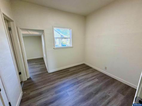 1396 Waller Street SE Salem OR 97302-1457