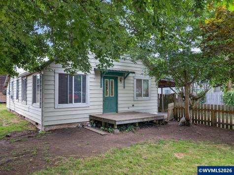 1143 Redwood Street Sweet Home OR 97386